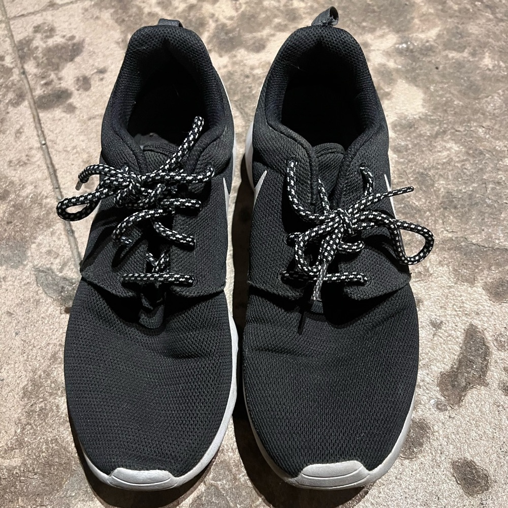 Black Nike Roche - Picture 2 of 4